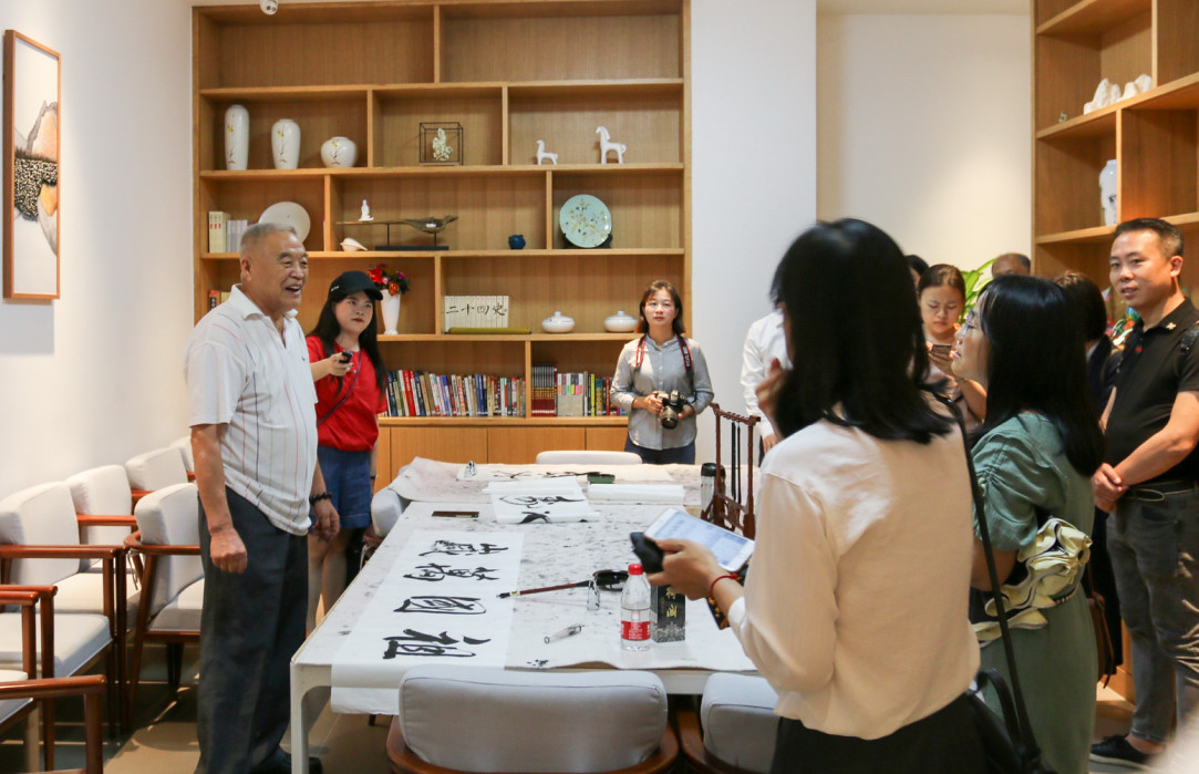 国寿社区养老周报:央媒调研采访 感叹深圳老人真幸福 国寿社区养老周报:央媒调研采访 感叹深圳老人真幸福