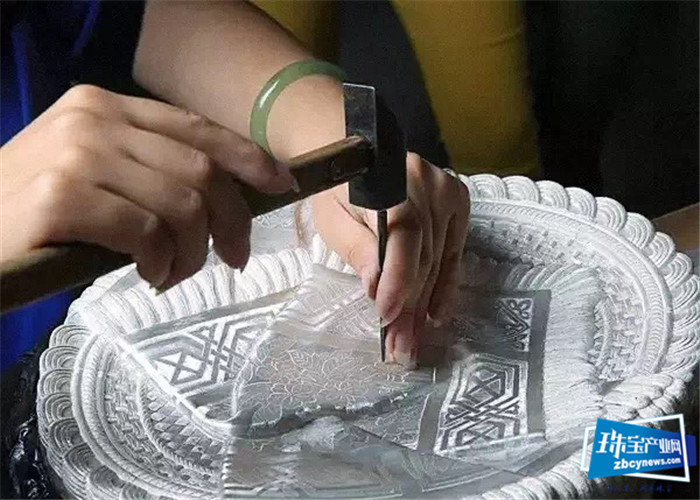 錾刻在首饰设计中的魅与惑 錾刻在首饰设计中的魅与惑