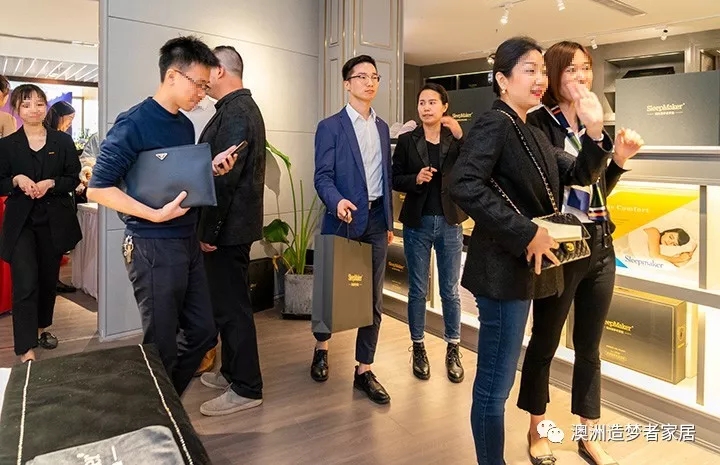 比双11更燃爆的总裁“价”到签售会 比双11更燃爆的总裁“价”到签售会