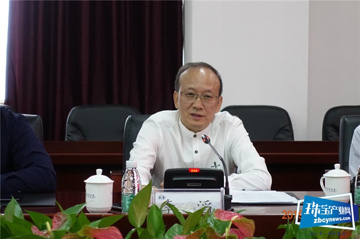 “翡翠夫人”来了! 欧阳秋眉宝石研究所正式挂牌深技师 “翡翠夫人”来了! 欧阳秋眉宝石研究所正式挂牌深技师