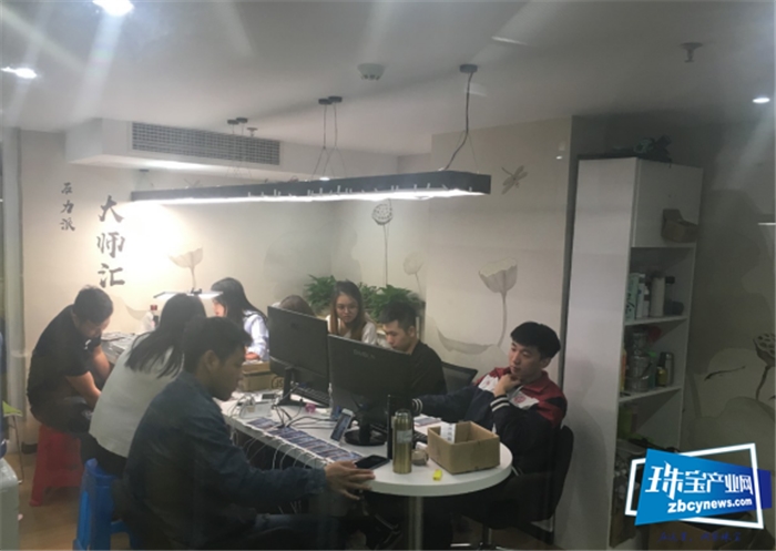 2.7亿,万兴隆直播基地“双十一”业绩再次震撼全国珠宝产业带 2.7亿,万兴隆直播基地“双十一”业绩再次震撼全国珠宝产业带