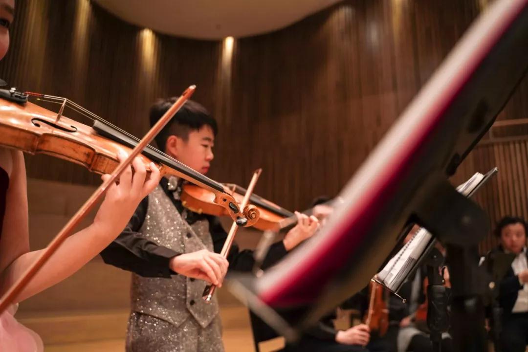 孩子们的剧院舞台丨光芒照亮前路,Solo Show站上梦想开始的舞台 孩子们的剧院舞台丨光芒照亮前路,Solo Show站上梦想开始的舞台