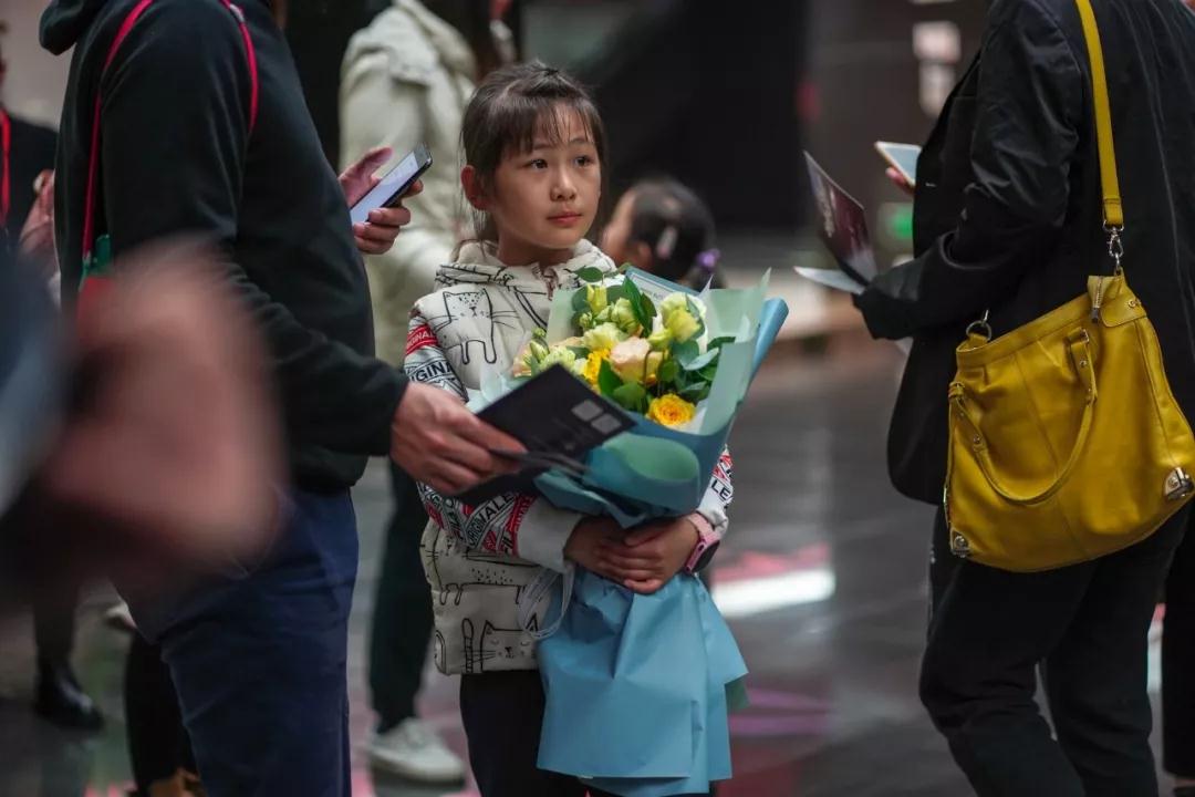 孩子们的剧院舞台丨光芒照亮前路,Solo Show站上梦想开始的舞台 孩子们的剧院舞台丨光芒照亮前路,Solo Show站上梦想开始的舞台