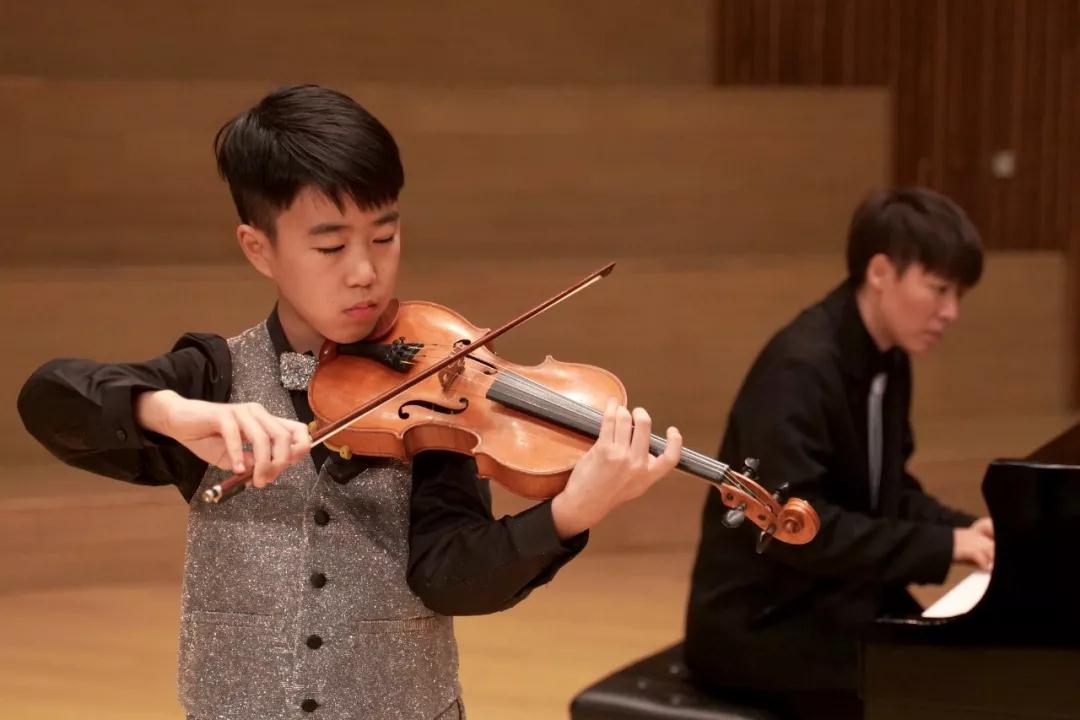 孩子们的剧院舞台丨光芒照亮前路,Solo Show站上梦想开始的舞台 孩子们的剧院舞台丨光芒照亮前路,Solo Show站上梦想开始的舞台