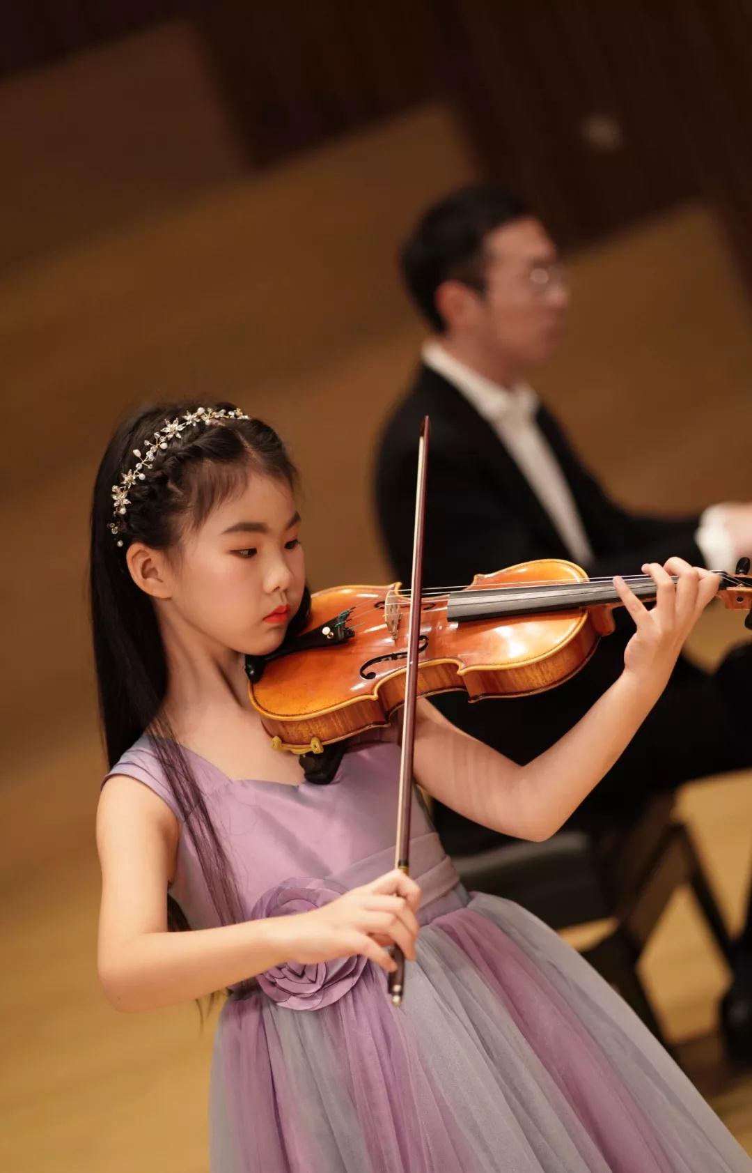 孩子们的剧院舞台丨光芒照亮前路,Solo Show站上梦想开始的舞台 孩子们的剧院舞台丨光芒照亮前路,Solo Show站上梦想开始的舞台