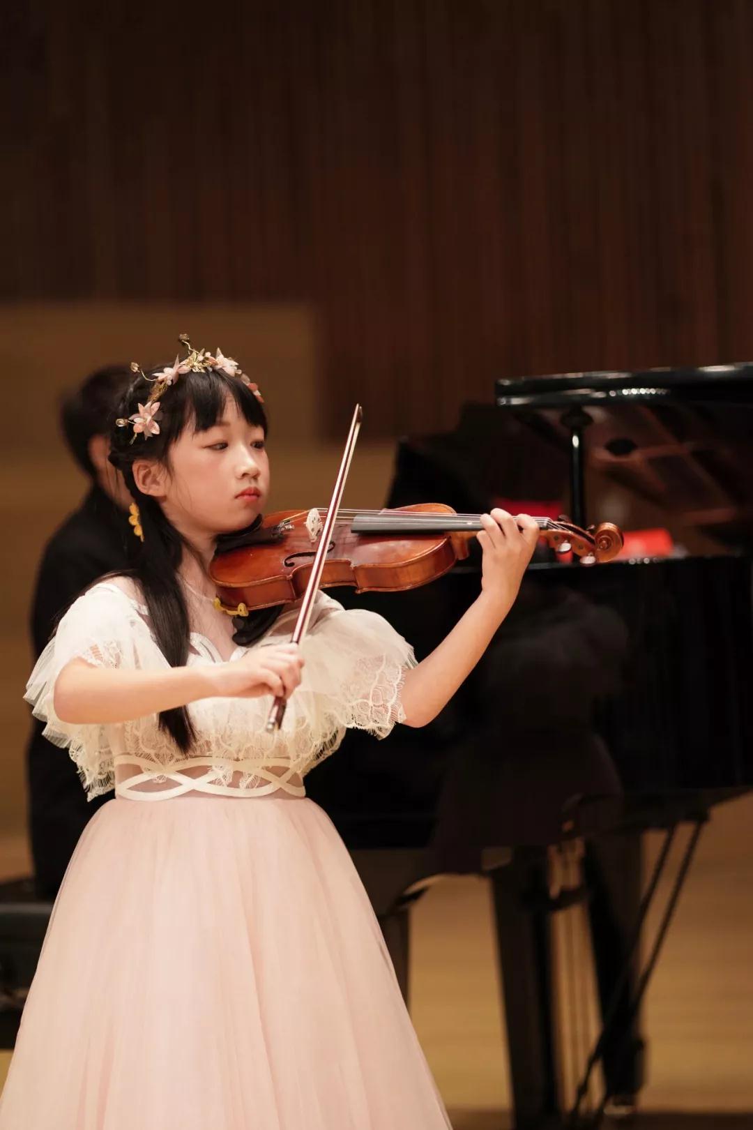 孩子们的剧院舞台丨光芒照亮前路,Solo Show站上梦想开始的舞台 孩子们的剧院舞台丨光芒照亮前路,Solo Show站上梦想开始的舞台
