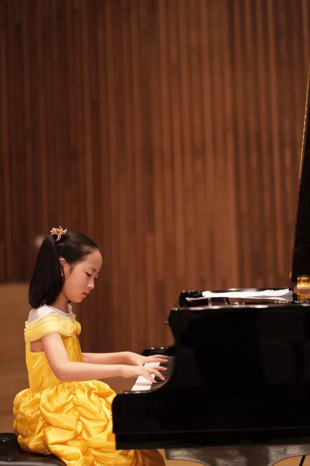 孩子们的剧院舞台丨光芒照亮前路,Solo Show站上梦想开始的舞台 孩子们的剧院舞台丨光芒照亮前路,Solo Show站上梦想开始的舞台