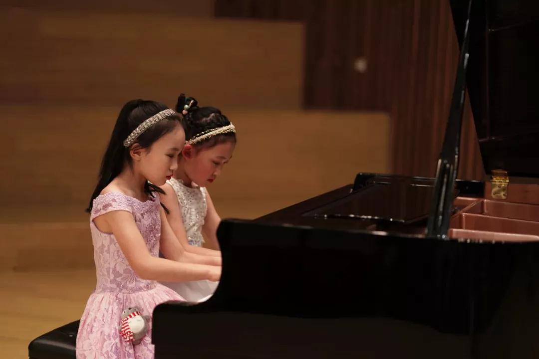 孩子们的剧院舞台丨光芒照亮前路,Solo Show站上梦想开始的舞台 孩子们的剧院舞台丨光芒照亮前路,Solo Show站上梦想开始的舞台