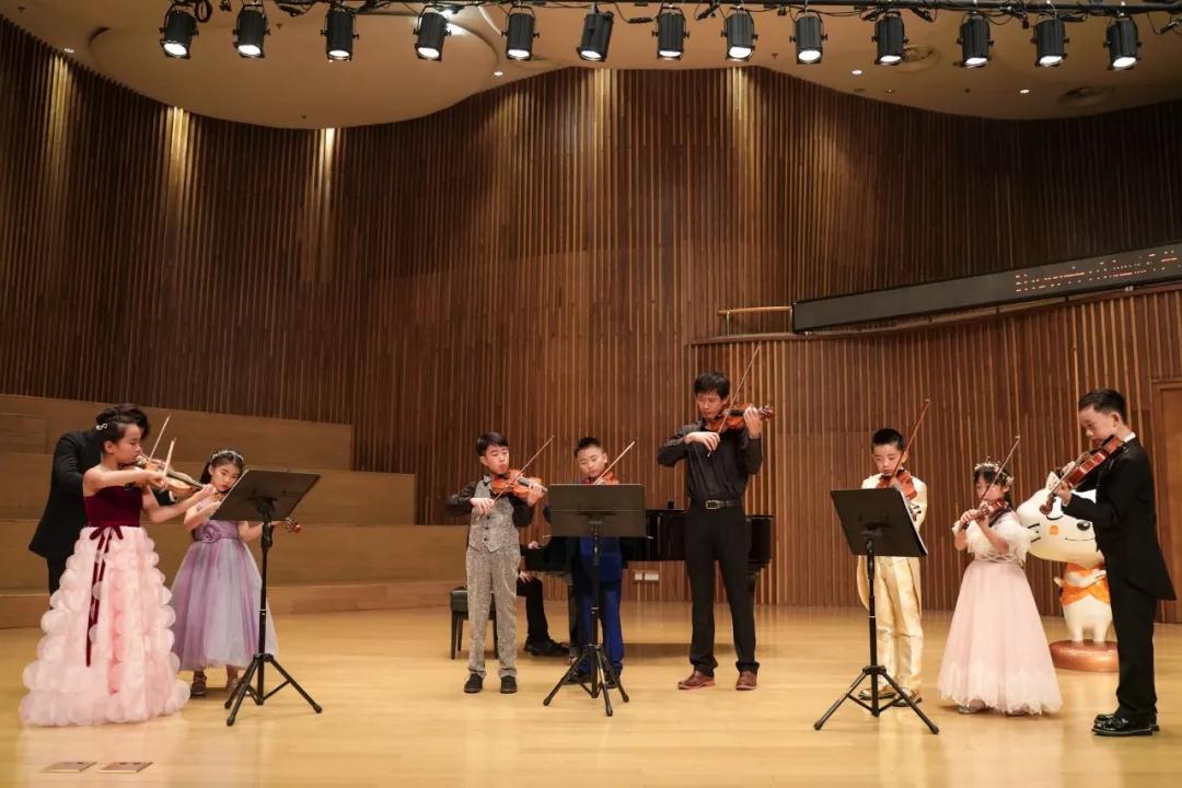 孩子们的剧院舞台丨光芒照亮前路,Solo Show站上梦想开始的舞台 孩子们的剧院舞台丨光芒照亮前路,Solo Show站上梦想开始的舞台