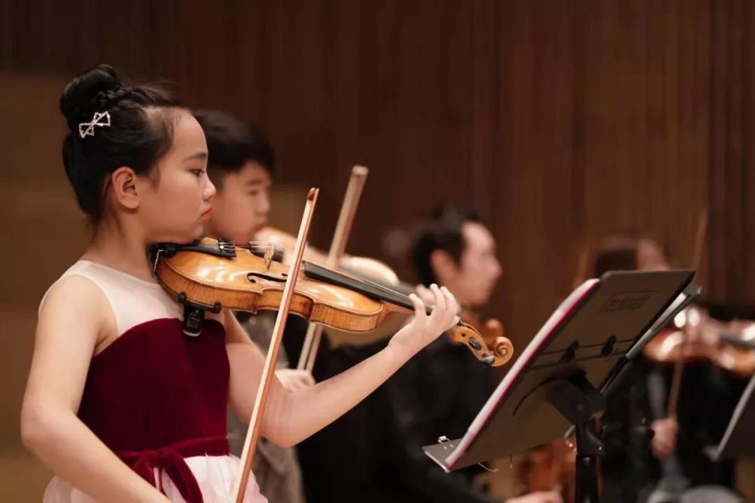 孩子们的剧院舞台丨光芒照亮前路,Solo Show站上梦想开始的舞台 孩子们的剧院舞台丨光芒照亮前路,Solo Show站上梦想开始的舞台