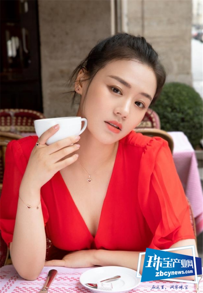 当鬼马影后碰上极具中国风的珠宝,感受马思纯与Qeelin的非凡演绎 当鬼马影后碰上极具中国风的珠宝,感受马思纯与Qeelin的非凡演绎