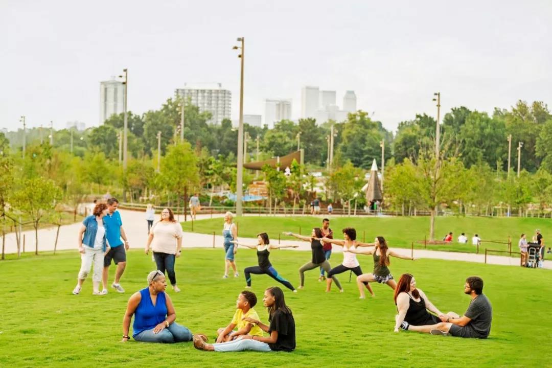 美国塔尔萨市中央公园Gathering Place Park景观设计大奖收割机 美国塔尔萨市中央公园Gathering Place Park景观设计大奖收割机