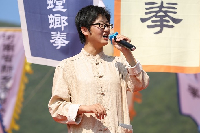 在天龙八部私服中体验江湖风情