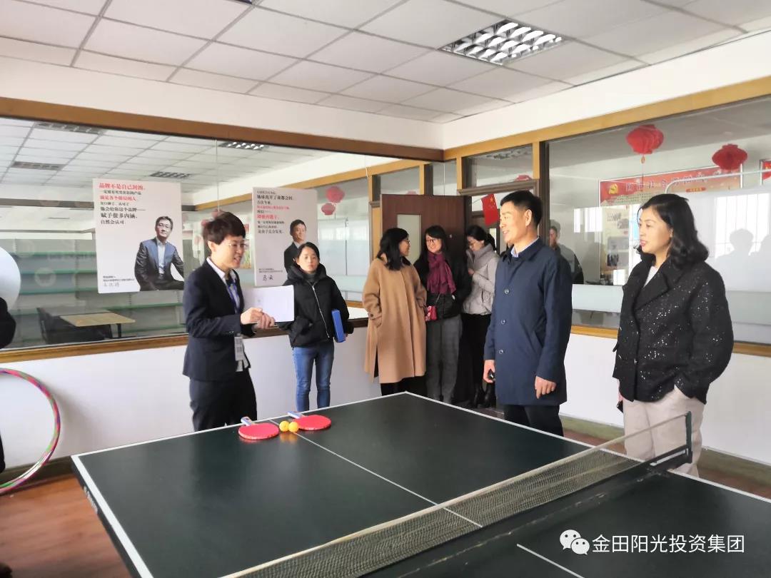 文登区总工会考评组对文登义乌小商品市场“星级工会”进行评审