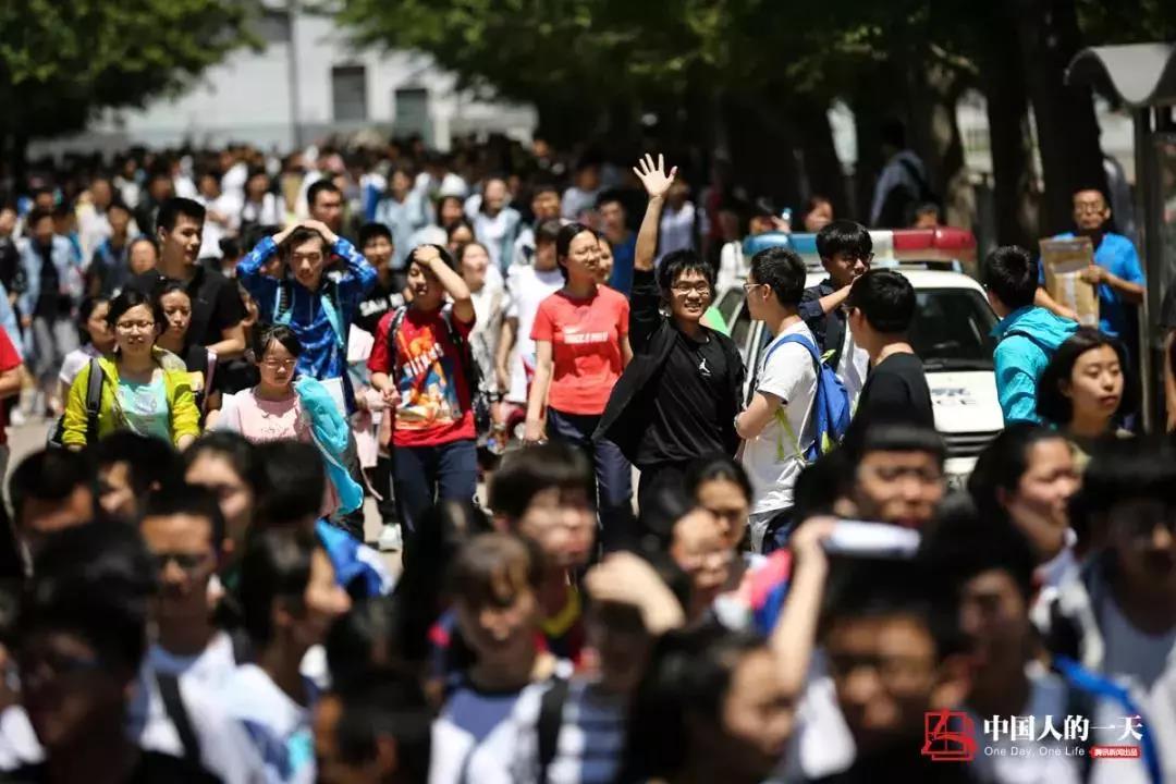 '一切慢慢来,妈妈陪你!'一组照片记录高三孩子的历练与成长,泪崩! '一切慢慢来,妈妈陪你!'一组照片记录高三孩子的历练与成长,泪崩!