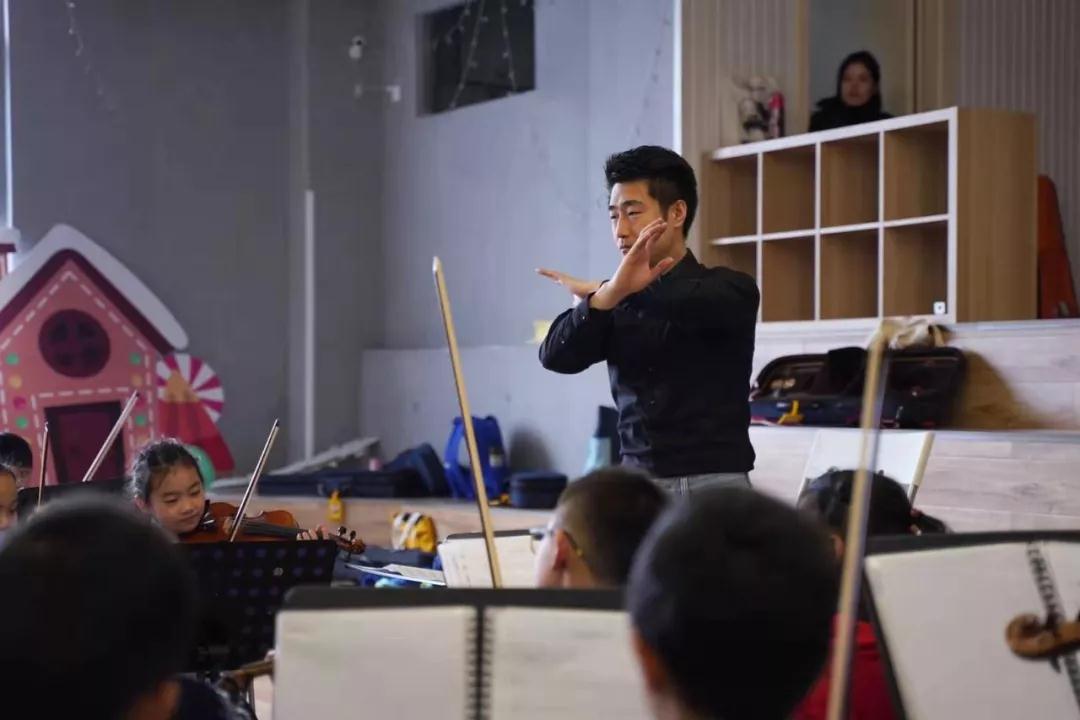 这场专业交响音乐会,演奏者最小的只有7岁! 这场专业交响音乐会,演奏者最小的只有7岁!