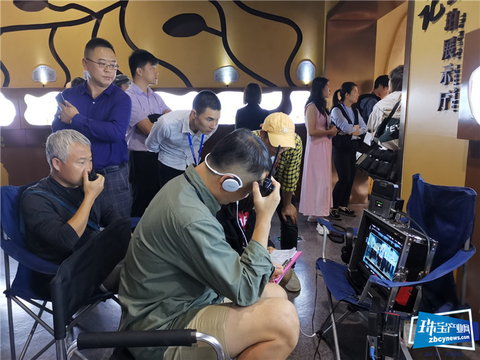电影《我的爸爸是个小学生》在松岗琥珀取景拍摄 电影《我的爸爸是个小学生》在松岗琥珀取景拍摄