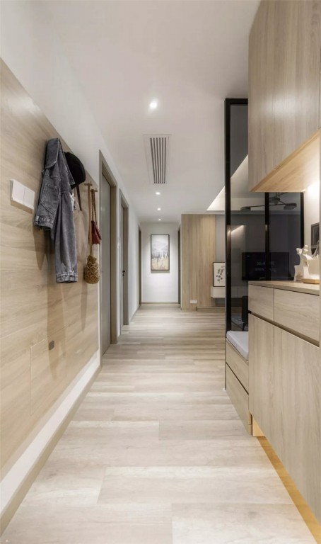 现代简约三房，原木柜+灰色墙简洁大方又实用