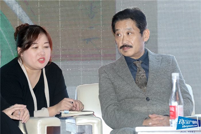 汇聚中日韩顶级珠宝专家学者主题对话 “中华美学的复兴:从东方美学到当代珠宝艺术国际学术研讨会”在深圳举行 汇聚中日韩顶级珠宝专家学者主题对话 “中华美学的复兴:从东方美学到当代珠宝艺术国际学术研讨会”在深圳举行