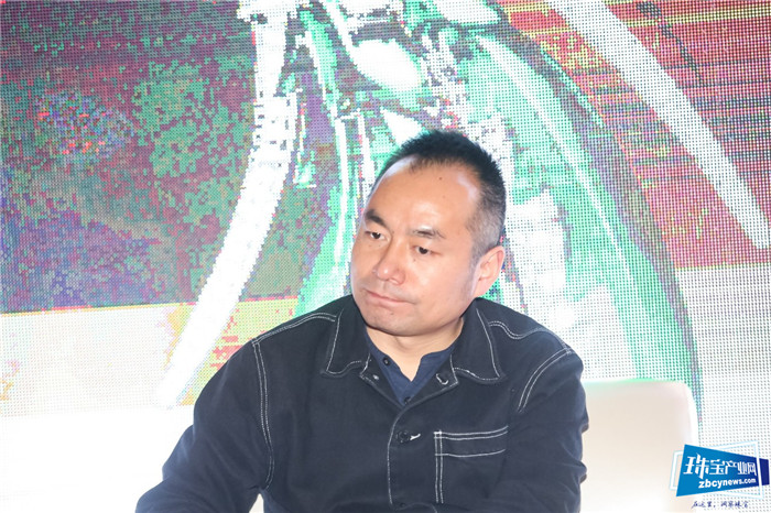 汇聚中日韩顶级珠宝专家学者主题对话 “中华美学的复兴:从东方美学到当代珠宝艺术国际学术研讨会”在深圳举行 汇聚中日韩顶级珠宝专家学者主题对话 “中华美学的复兴:从东方美学到当代珠宝艺术国际学术研讨会”在深圳举行