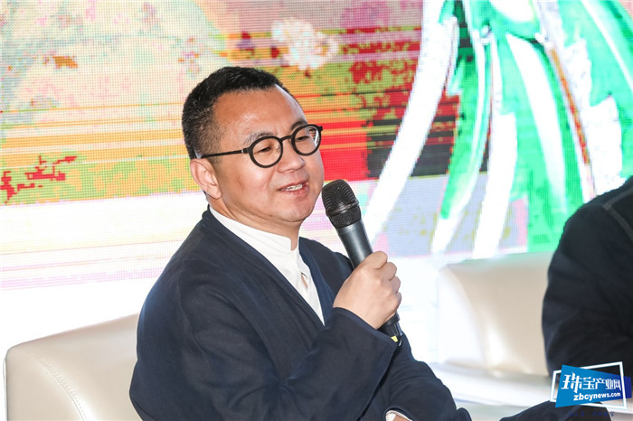 汇聚中日韩顶级珠宝专家学者主题对话 “中华美学的复兴:从东方美学到当代珠宝艺术国际学术研讨会”在深圳举行 汇聚中日韩顶级珠宝专家学者主题对话 “中华美学的复兴:从东方美学到当代珠宝艺术国际学术研讨会”在深圳举行
