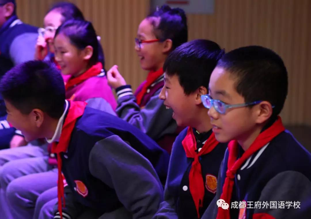 “努力生长,阳光绽放”——成都王府幸福校园心理课开课啦! “努力生长,阳光绽放”——成都王府幸福校园心理课开课啦!