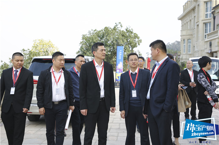 走进华为 融合创新——金弘珠宝管理团队华为参观行 走进华为 融合创新——金弘珠宝管理团队华为参观行