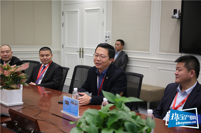 走进华为 融合创新——金弘珠宝管理团队华为参观行 走进华为 融合创新——金弘珠宝管理团队华为参观行