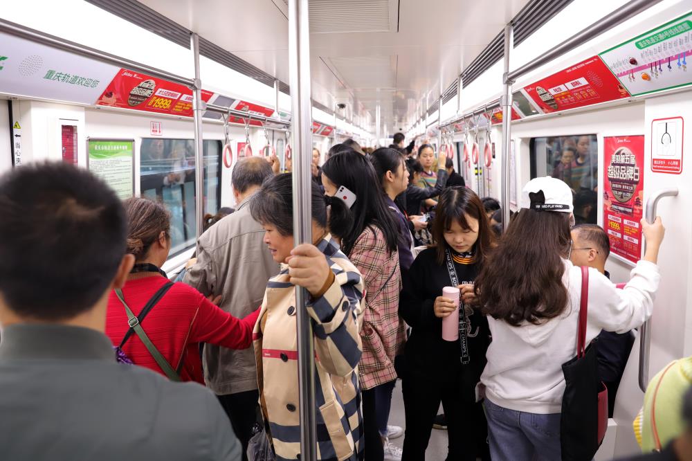 地铁内包车(1) 地铁内包车(1)