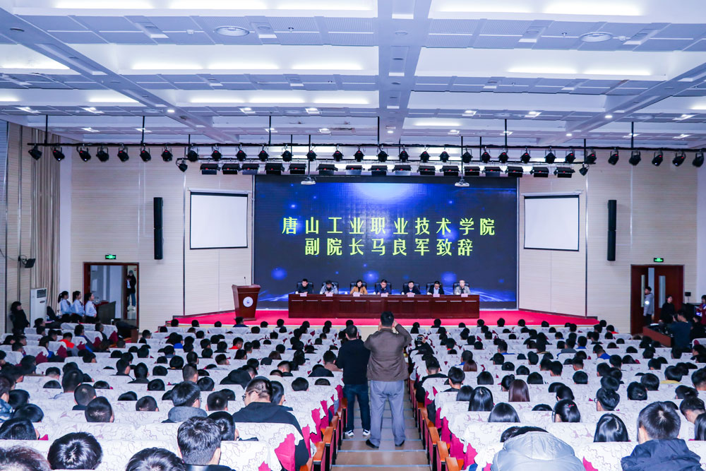 “车拉夫杯”汽车发动机检测与维修赛圆满落幕,高清现场照来啦! “车拉夫杯”汽车发动机检测与维修赛圆满落幕,高清现场照来啦!