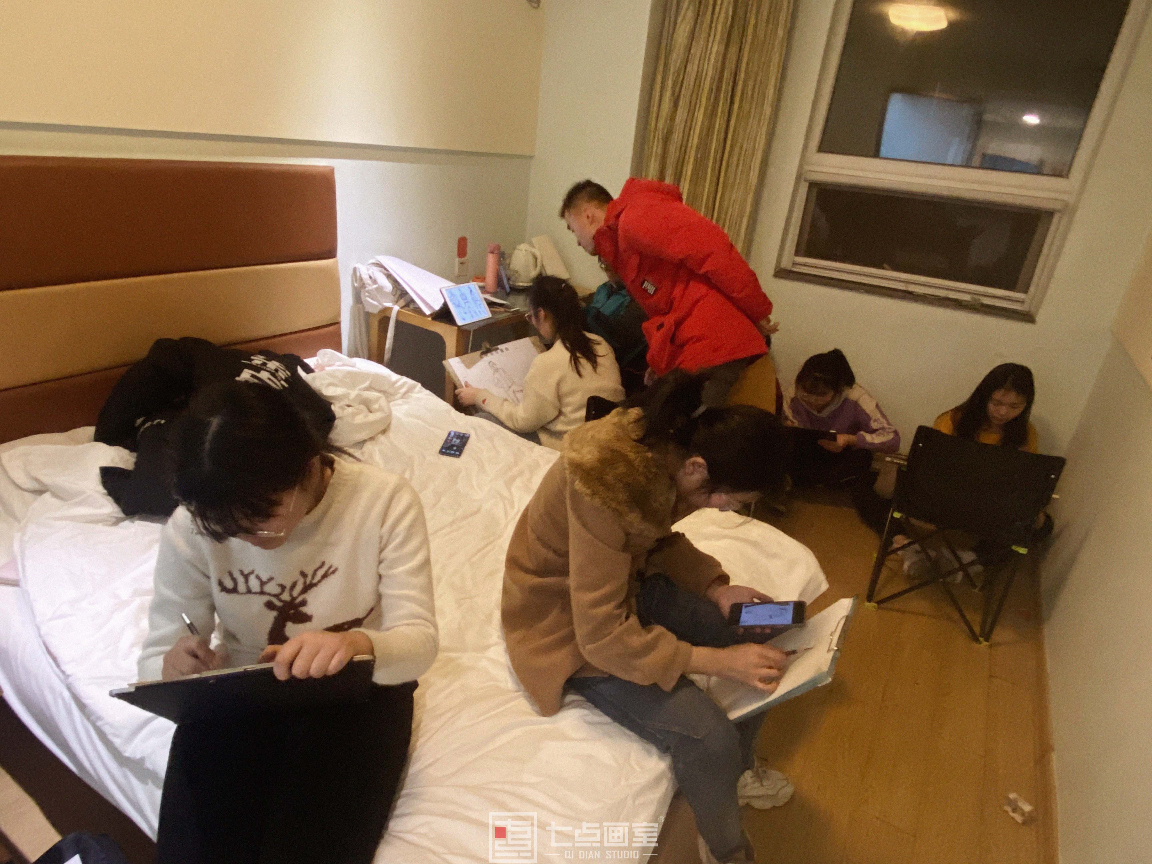 七点助考闪现山东 ▏风雨无阻,与你并肩前行 七点助考闪现山东 ▏风雨无阻,与你并肩前行