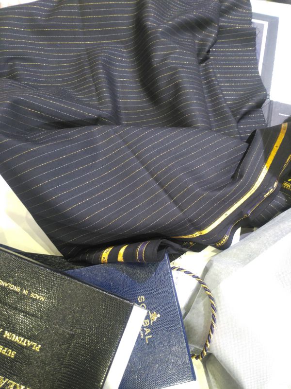 定制西服面料怎么选? 定制西服面料怎么选?