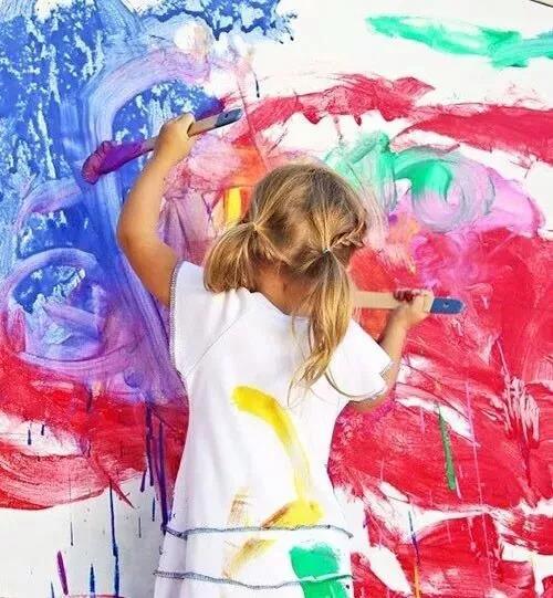 毕加索说：“每个孩子都是天生的艺术家！”