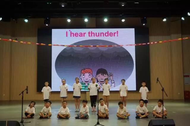 毕营才艺表演 | 成都王府外国语学校举行第一期外教公益夏令营毕营仪式 毕营才艺表演 | 成都王府外国语学校举行第一期外教公益夏令营毕营仪式