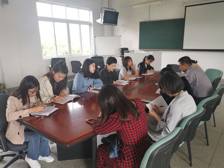 经管学生党支部学习时代楷模黄文秀与师德标兵王晓艳同志先进事迹