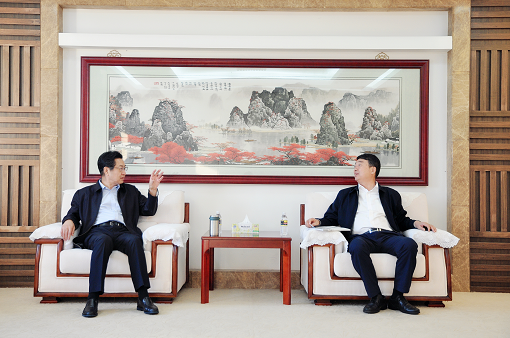 中国国际跨国公司促进会常务副会长、联合国和平大学校董张笑宇到访海南大学 中国国际跨国公司促进会常务副会长、联合国和平大学校董张笑宇到访海南大学