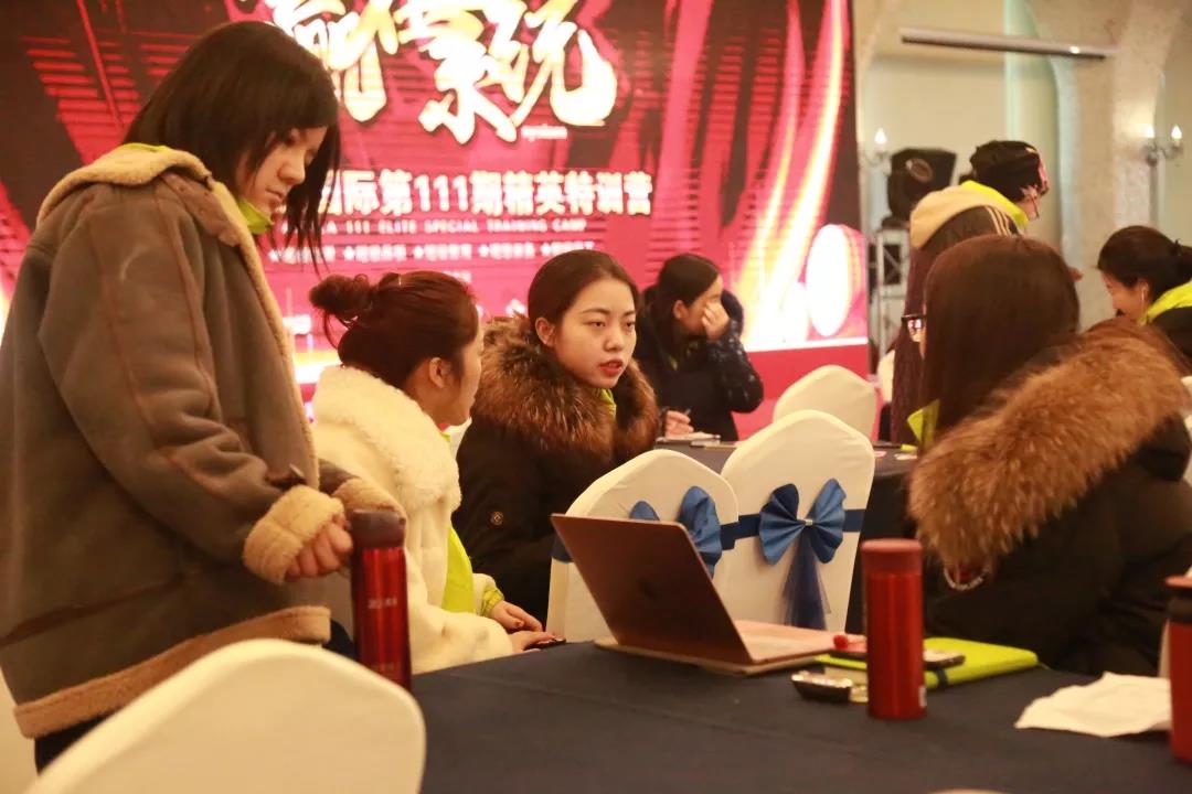 【人物志 第八期】万仁宾：每一次破茧成蝶的突破，只为起舞绽放的美丽！