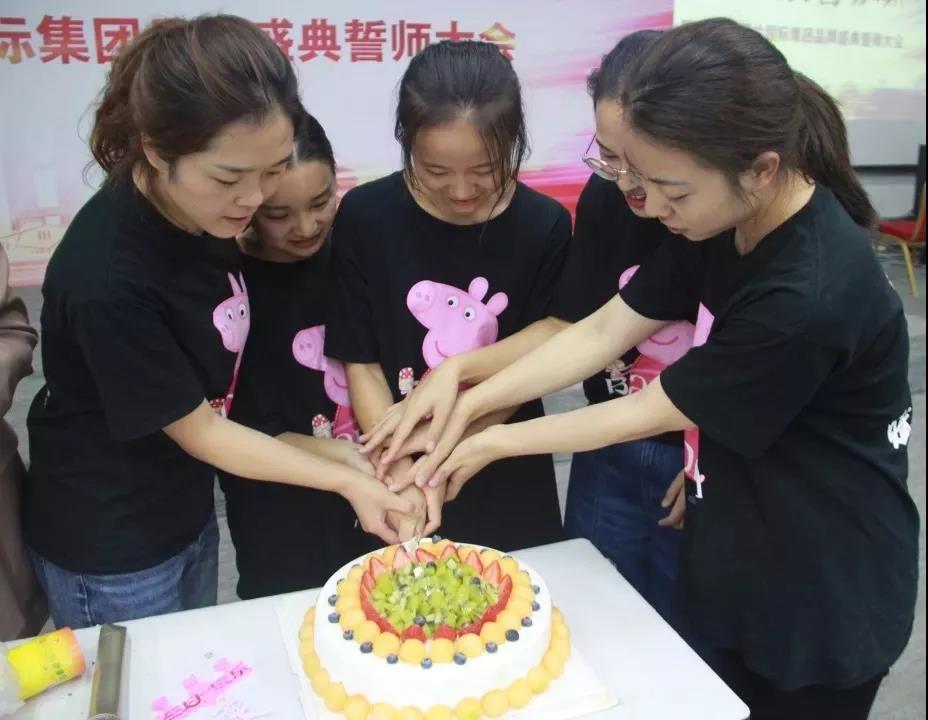 【人物志 第八期】万仁宾：每一次破茧成蝶的突破，只为起舞绽放的美丽！