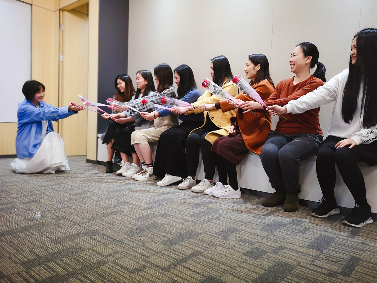 享美好时光 华云信息女神节下午茶浪漫来袭 享美好时光 华云信息女神节下午茶浪漫来袭