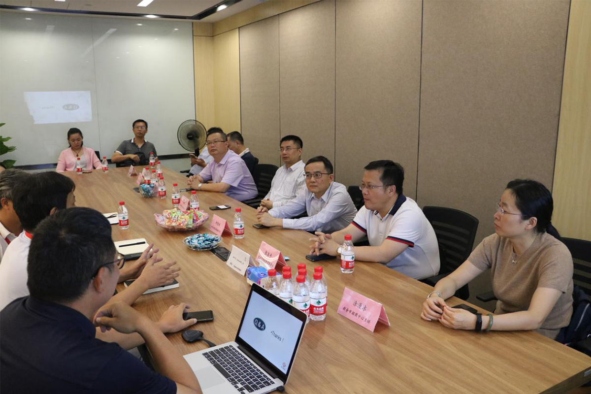 热烈欢迎新余市政府徐鸿常务副市长一行 莅临我司视察指导工作 热烈欢迎新余市政府徐鸿常务副市长一行 莅临我司视察指导工作