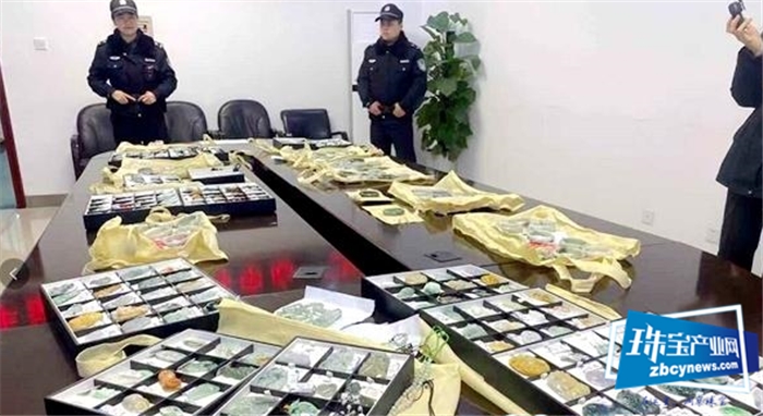 成都法官直播“带货”来了!拍卖珠宝汽车房子和美酒 成都法官直播“带货”来了!拍卖珠宝汽车房子和美酒