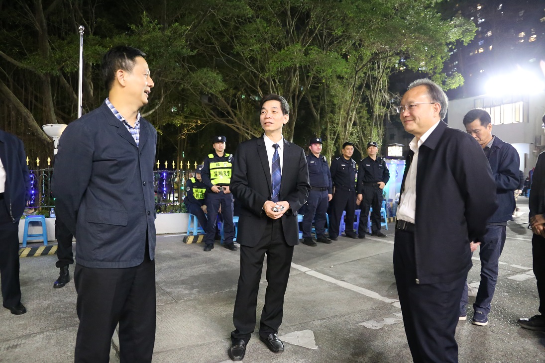 圣诞节期间各部门领导视察深圳堂