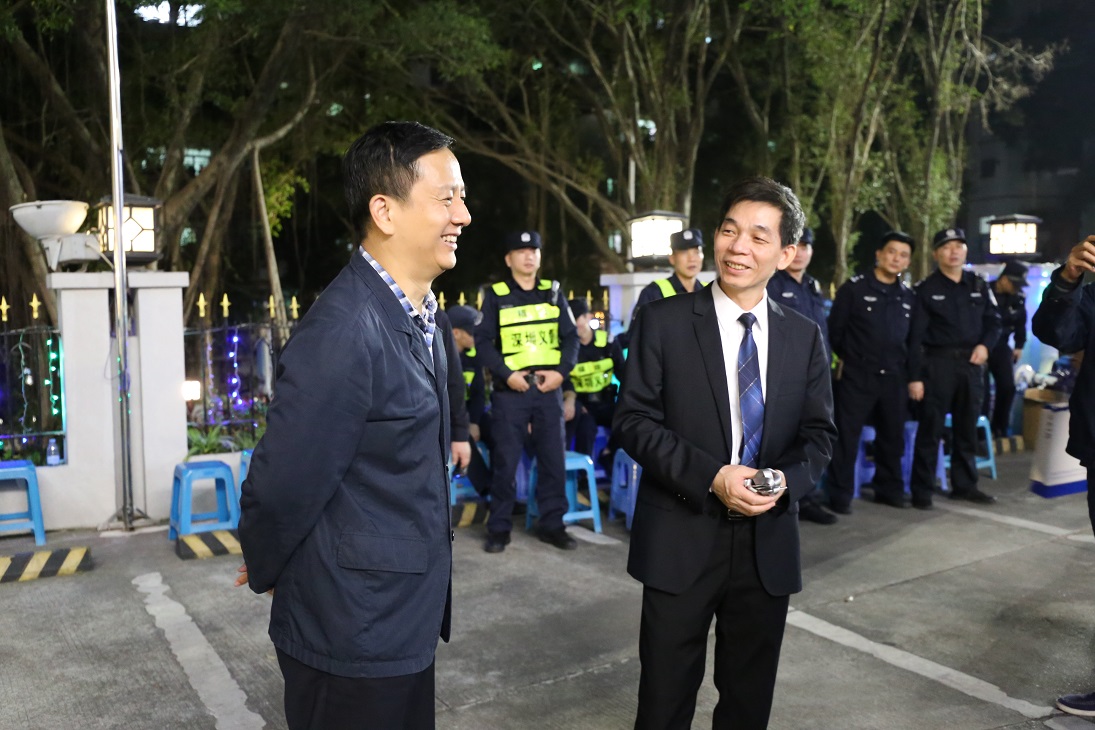圣诞节期间各部门领导视察深圳堂