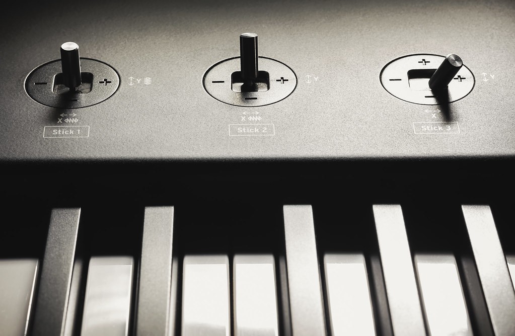 干货丨MIDI键盘是干什么的，如何使用MIDI数据？