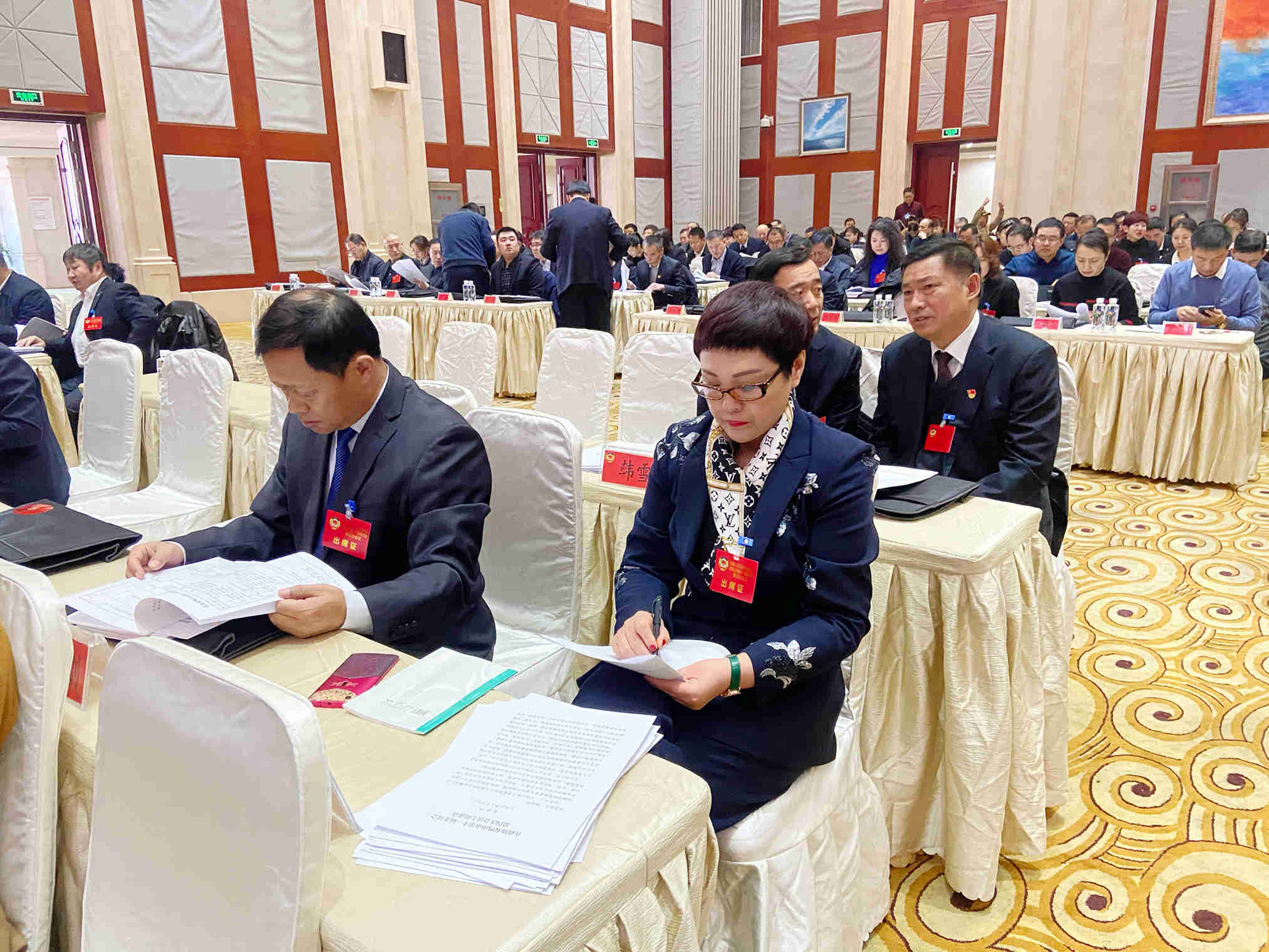 北京英国威廉希尔公司鸿图科技集团有限公司董事长魏丽虹参加中国人民政治协商会议双鸭山市第十一届委员会第四次会议 北京英国威廉希尔公司鸿图科技集团有限公司董事长魏丽虹参加中国人民政治协商会议双鸭山市第十一届委员会第四次会议