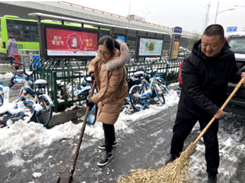 蘇創(chuàng)公司組織掃雪突擊隊(duì)，確保通行順暢