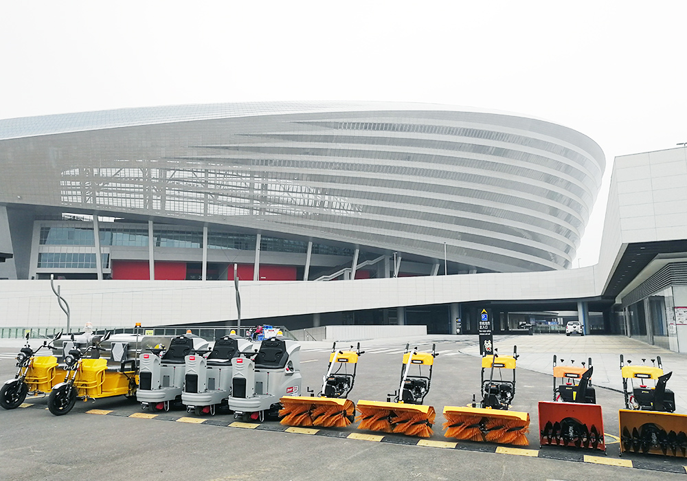 郑州奥体体育万博app下载 洗地车 高压冲洗车扫雪机交机完成 河南环美环保 郑州奥体体育万博app下载 洗地车 高压冲洗车扫雪机交机完成 河南环美环保
