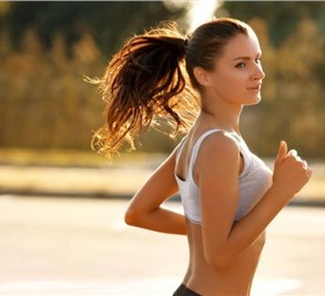 最新研究表明，适度地运动与乳腺自查能够降低乳腺癌风险