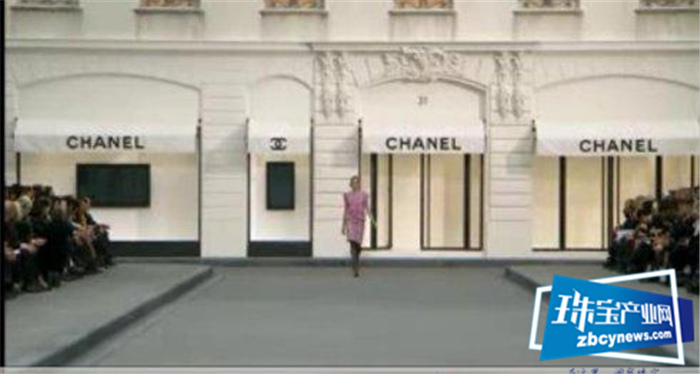 销售突破100亿美元 Chanel纸媒广告投放环比增长143% 销售突破100亿美元 Chanel纸媒广告投放环比增长143%