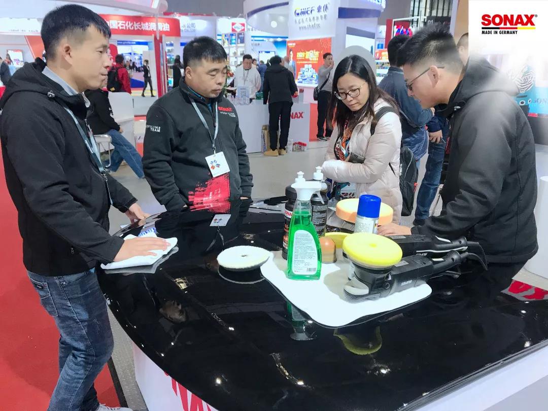 驻足当下,展望未来 驻足当下,展望未来